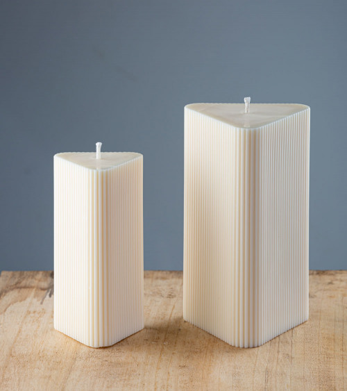 Gamme de bougies artisanales Merlette, bougies naturelles en cire de colza, petite et grande tailles, design triangulaire