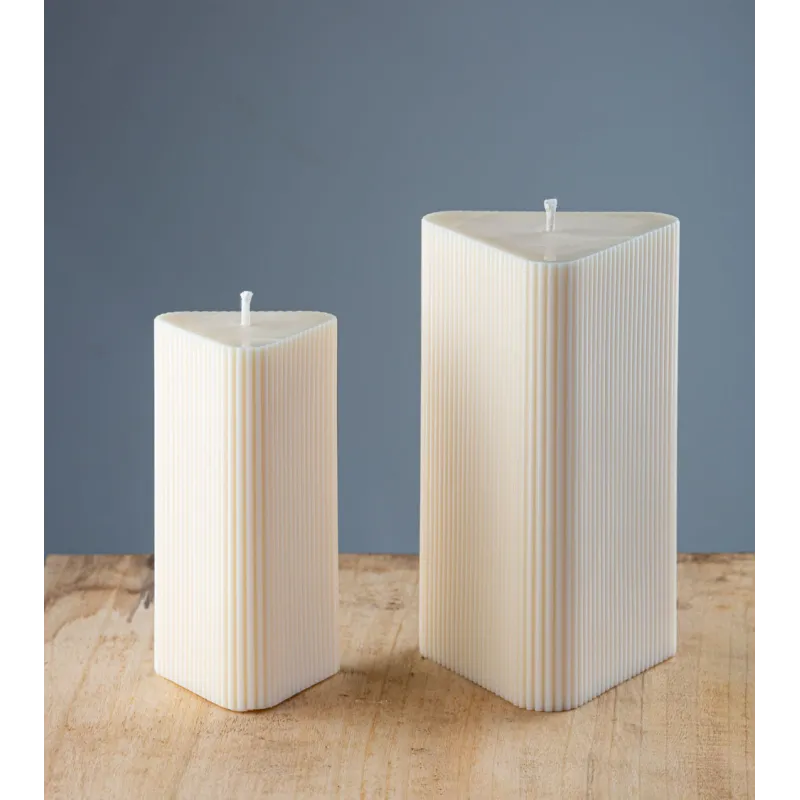 Gamme de bougies artisanales Merlette, bougies naturelles en cire de colza, petite et grande tailles, design triangulaire