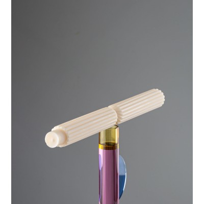 Bougie naturelle artisanale Ludine, cire végétale de colza, vue de trois quarts, taille 28 cm de hauteur