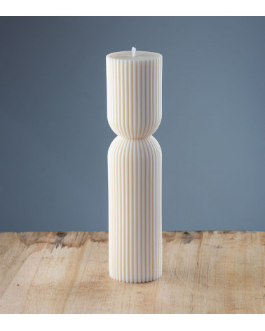 Bougie artisanale Marjolie, bougie naturelle en cire végétale de colza, taille 23,5 cm de hauteur, vue de face