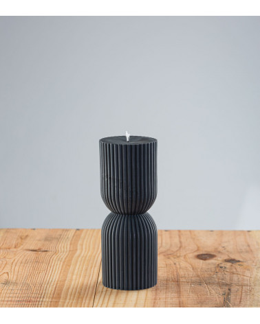 Bougie artisanale noire Elna, bougie naturelle en cire végétale de colza, design colonne grecque, vue de face