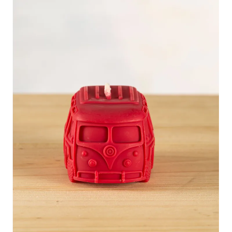 Bougie naturelle en cire de colza, bougie artisanale rouge bordeaux en forme de van VW T1, vue de face