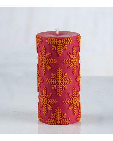 Bougie pilier "Flocon de neige" rouge et jaune – décoration artisanale, avec flocons peints à la main, légèrement différents