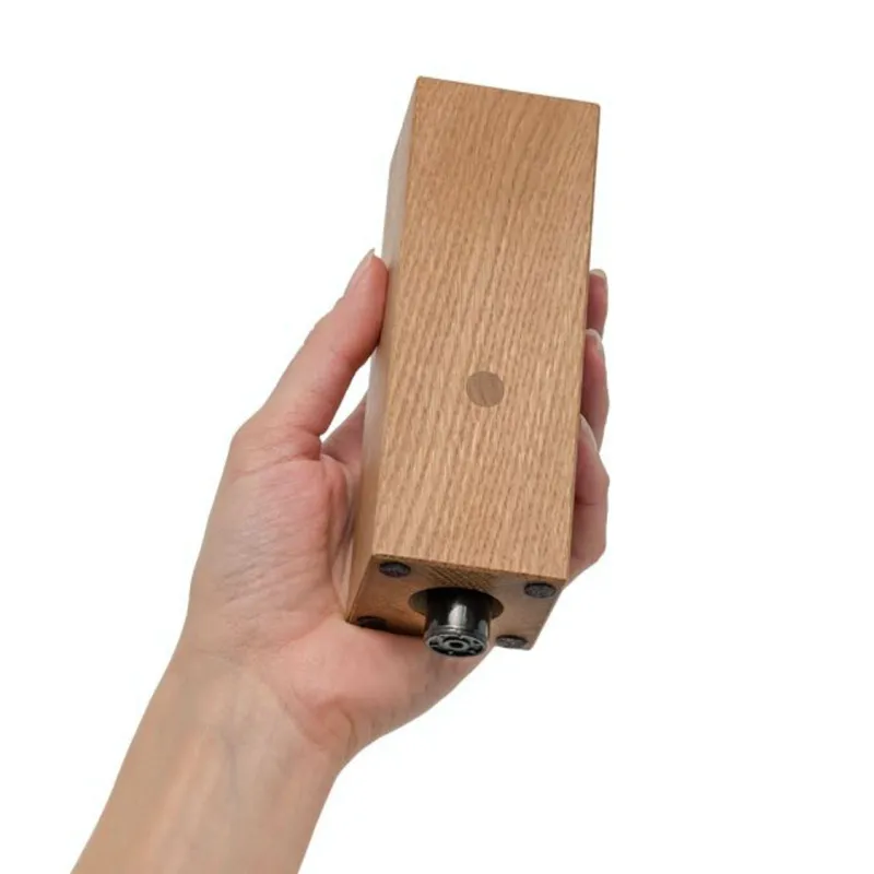 Vue du bougeoir avec le briquet caché intégré.
