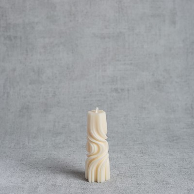 Bougie naturelle décorative Odéna seule – design torsadé en cire de colza