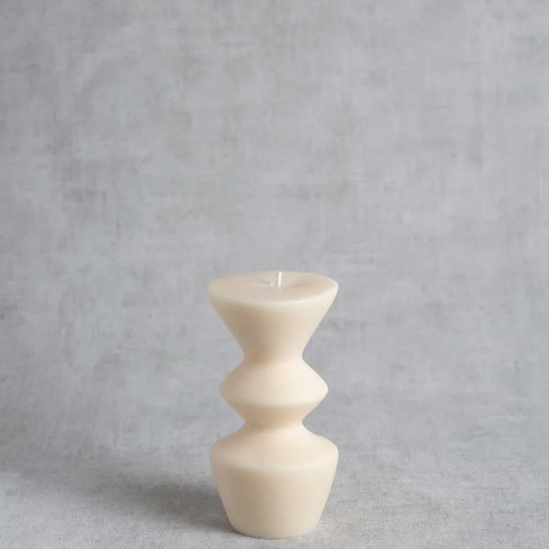 Bougie sculpturale Elémire en cire de colza naturelle, fabrication artisanale française
