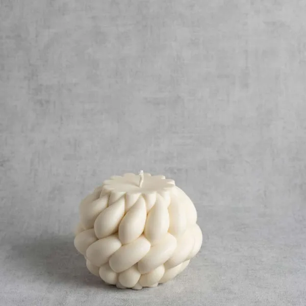Bougie tressée "Oladie" en cire végétale – H 16 cm – vue de face
