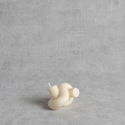Bougie nœud "III" en cire végétale – H 4,9 cm – vue de face
