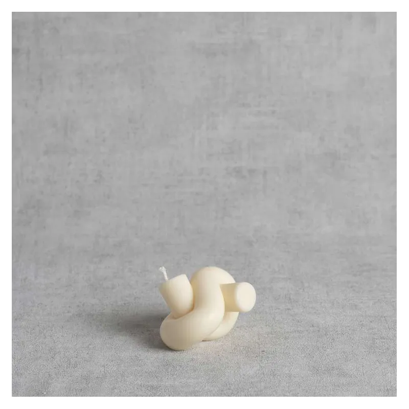 Bougie nœud "III" en cire végétale – H 4,9 cm – vue de face