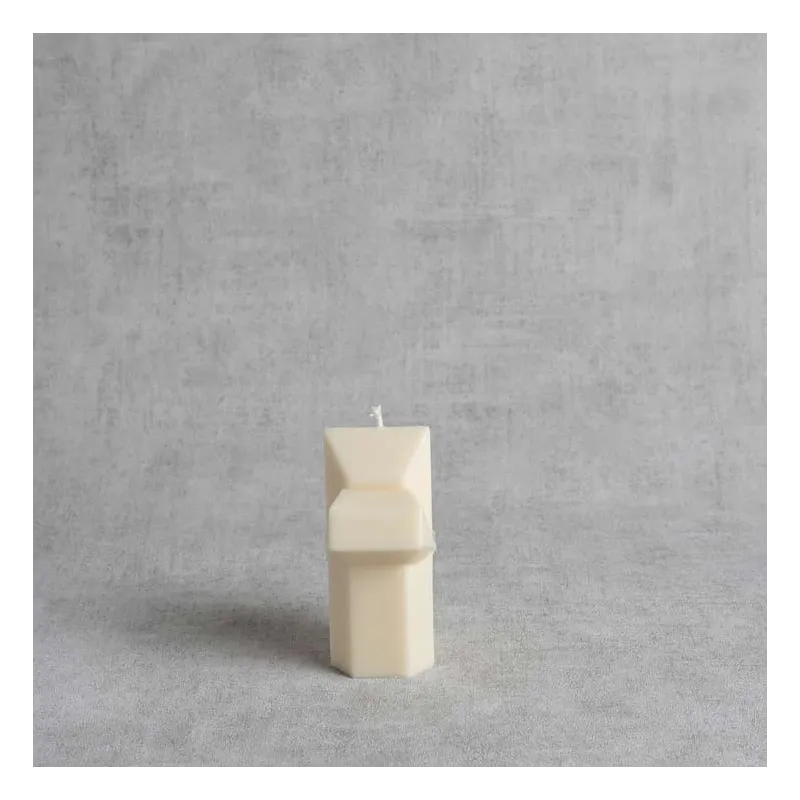 Détail ailettes géométriques de la bougie "Dobraduras II" en cire végétale artisanale