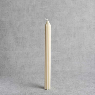 Chandelle cannelée "Ondine" en cire végétale – H 29 cm – vue de face